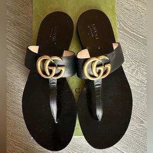 Gucci black thong sandal
